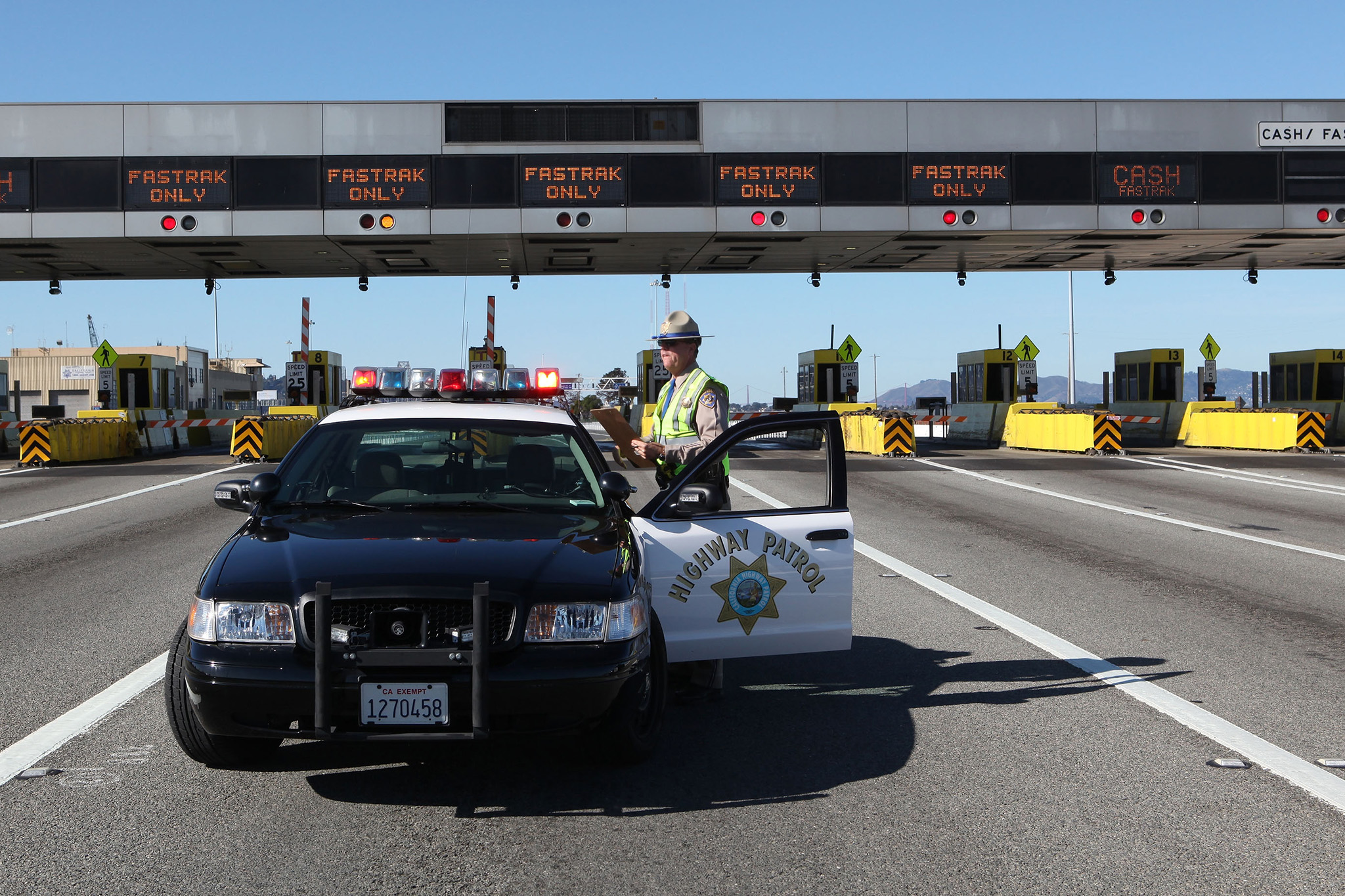 Calif. Prius driver hits 120 mph in Oakland on wild high-speed chase