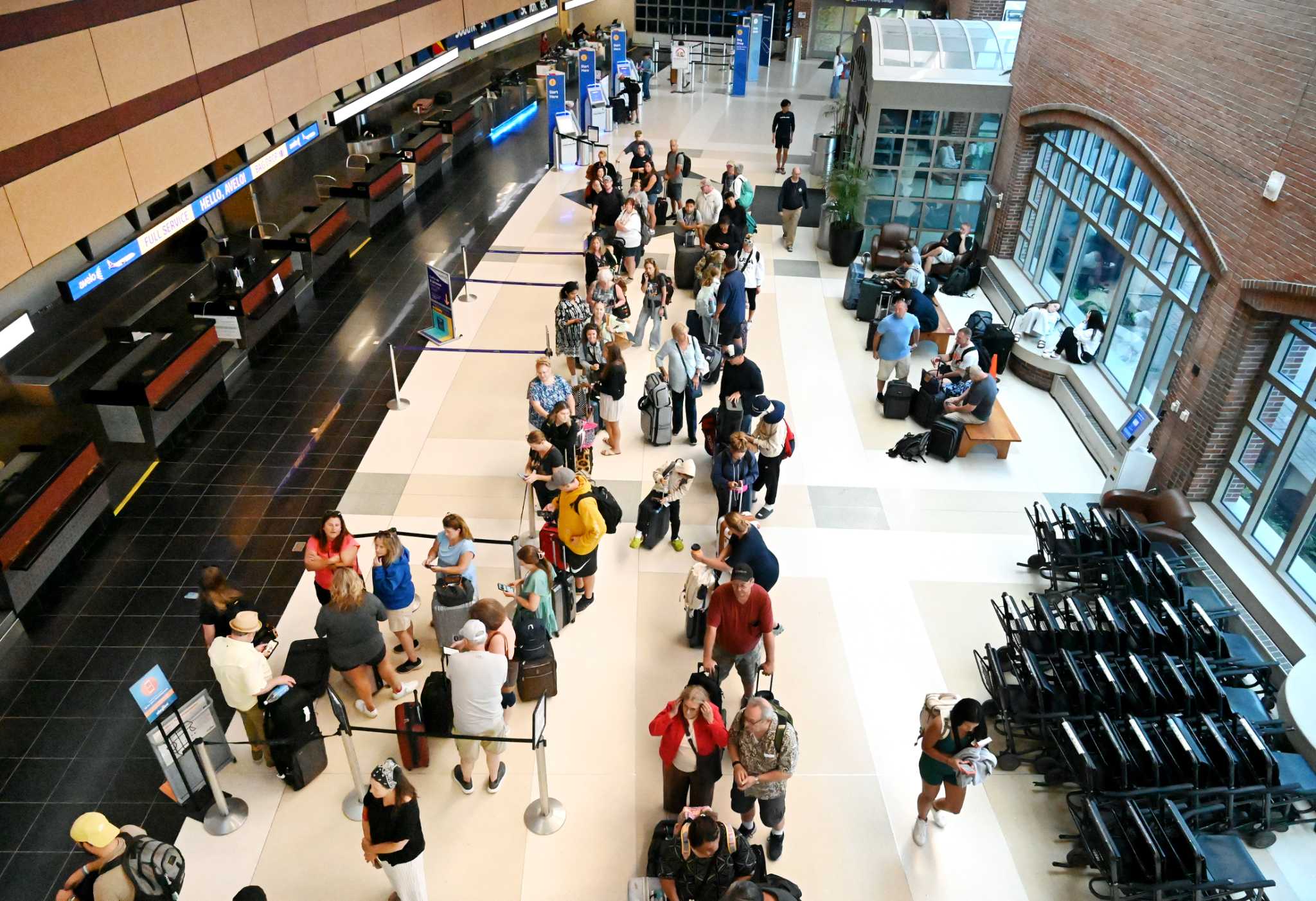 New York flight delays, cancellations due to Microsoft outage