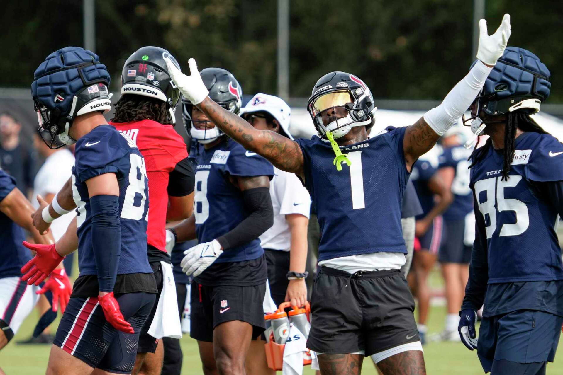 Houston Texans: C.J. Sroud connects with Stefon Diggs