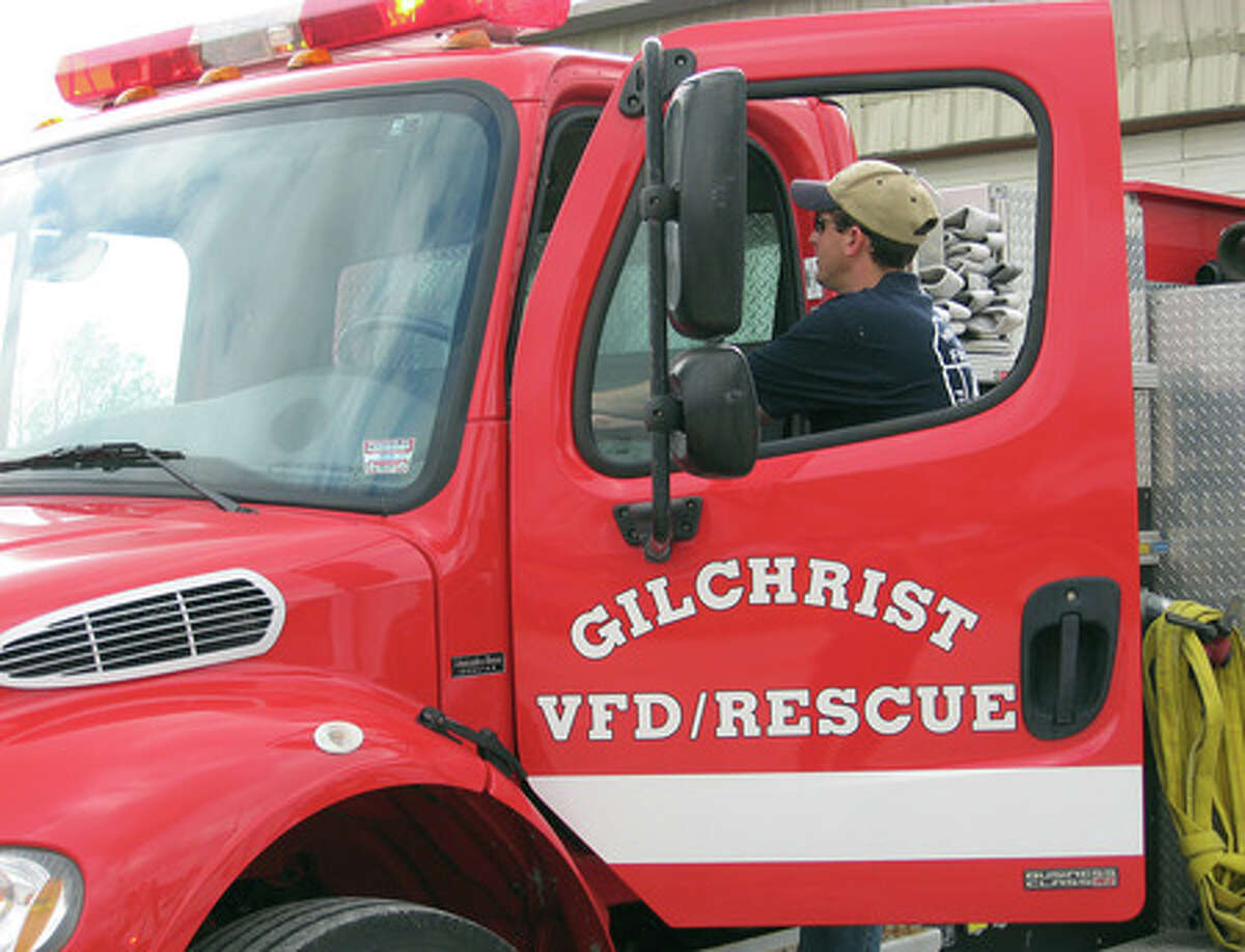 Disbanded Gilchrist fire department donates truck and ambulance to Hamshire