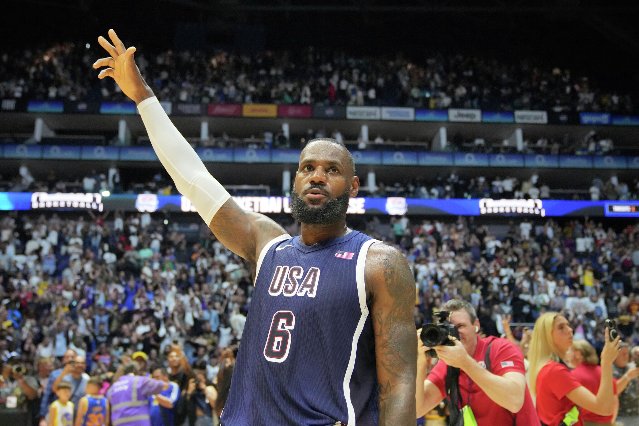 LeBron James to carry flag for U.S. in opening ceremony