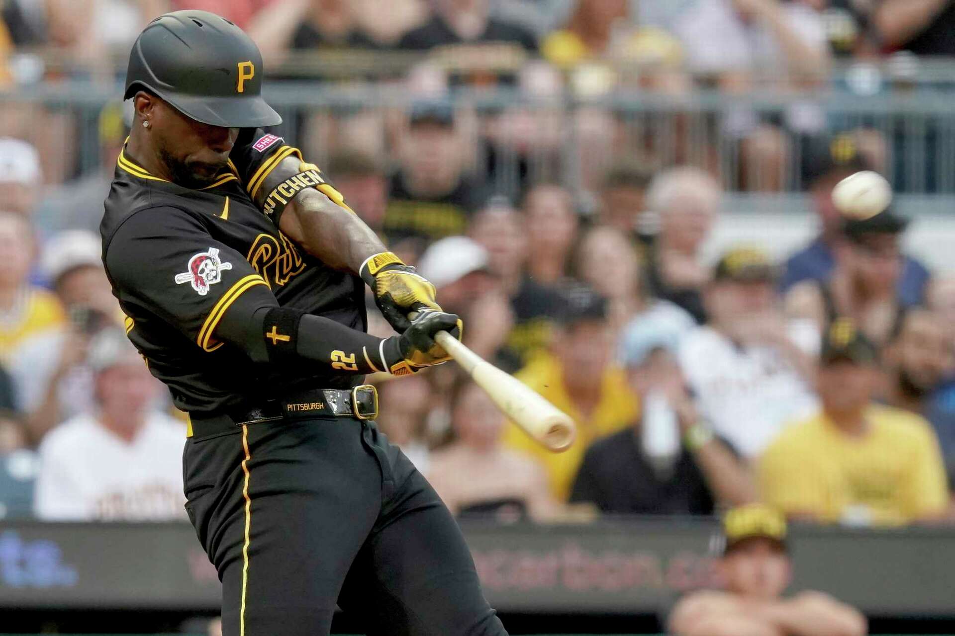 Ortiz cruises through 7 innings, Cruz has 3 RBIs as Pirates win 6th  straight, 4-1 over Phillies