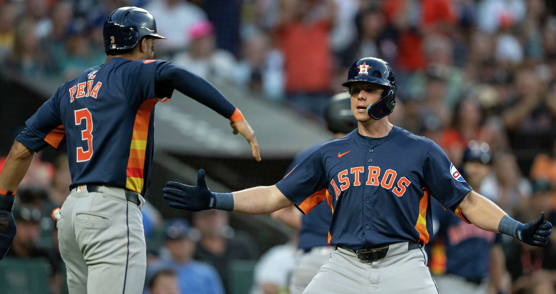 Houston Astros beat Seattle Mariners for first place in AL West