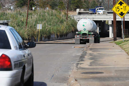 Officials: No leak from truck in Beaumont