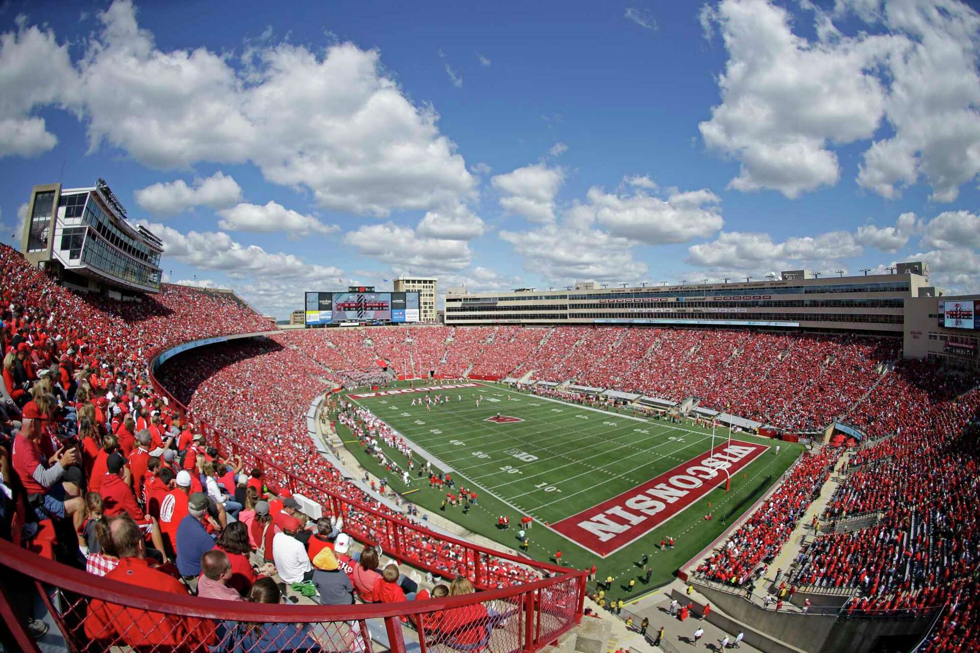 Wisconsin becomes 16th Big Ten school to sell alcohol in general seating  areas at football games