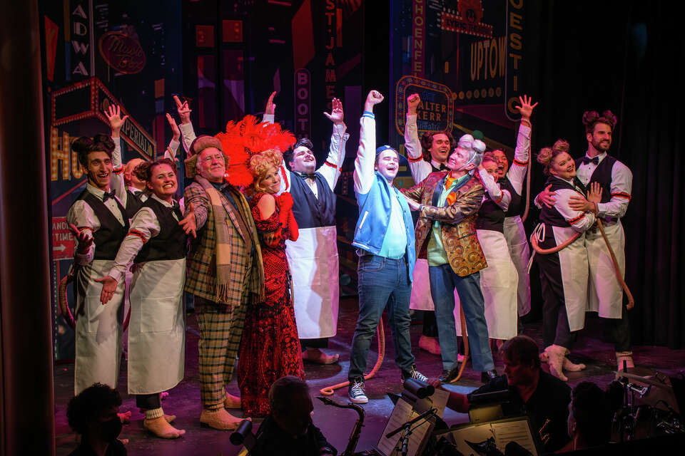 Julie Andrews directs sold-out musical at Legacy Theatre in CT