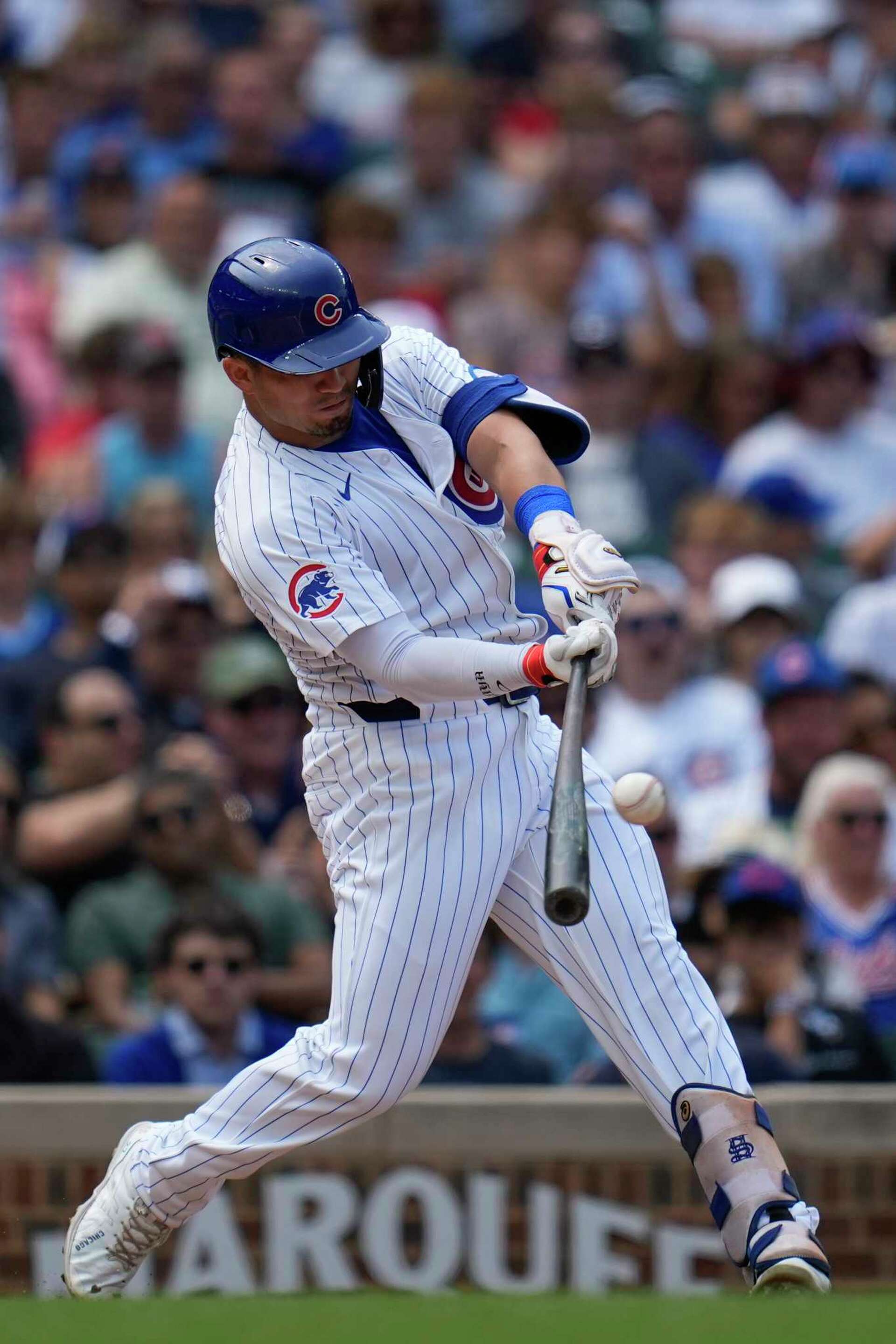 Contreras hits tiebreaking double in 9th as Brewers beat Cubs 3-2