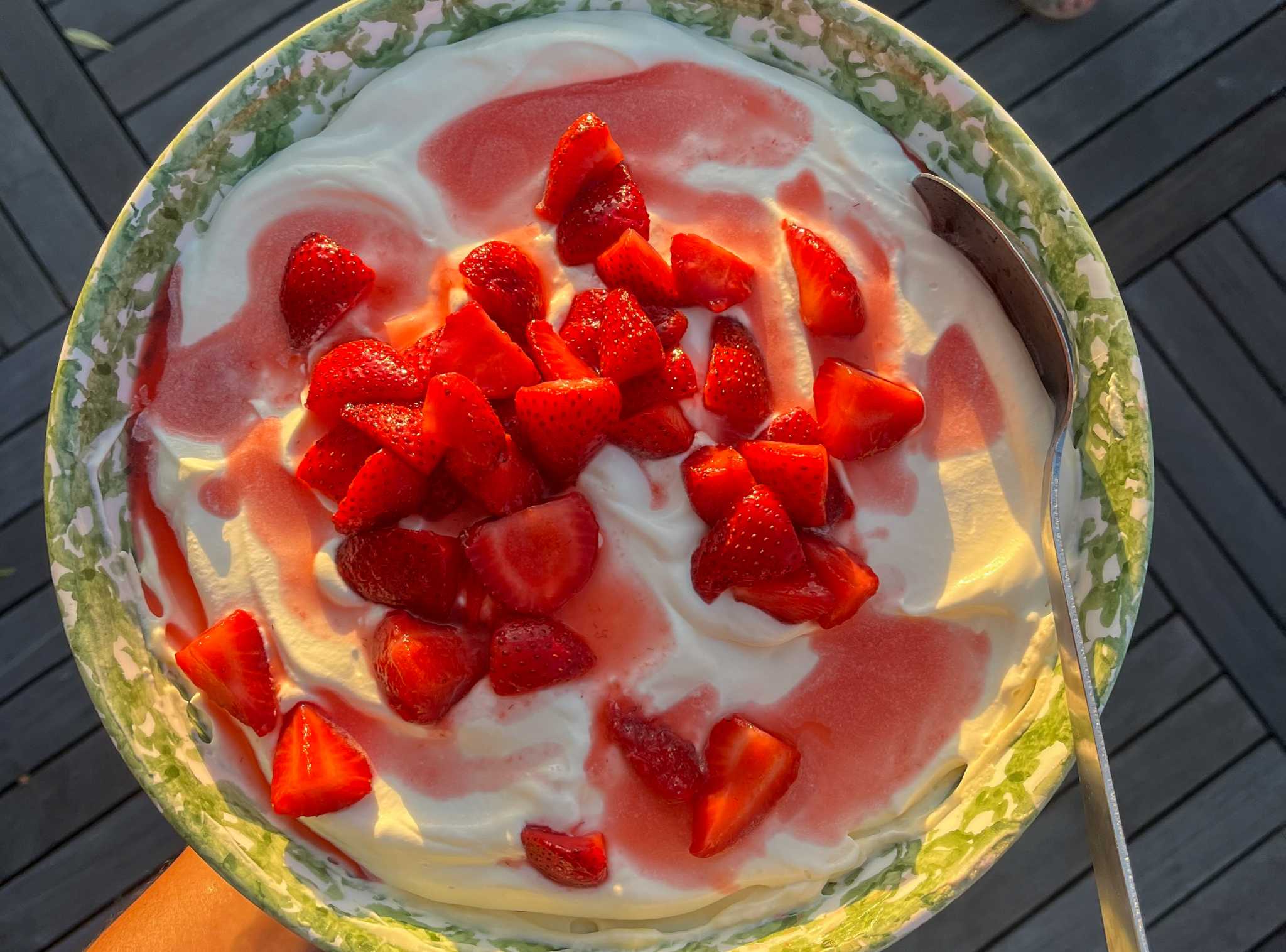 Recipe: Strawberry lemon trifle no-bake dessert