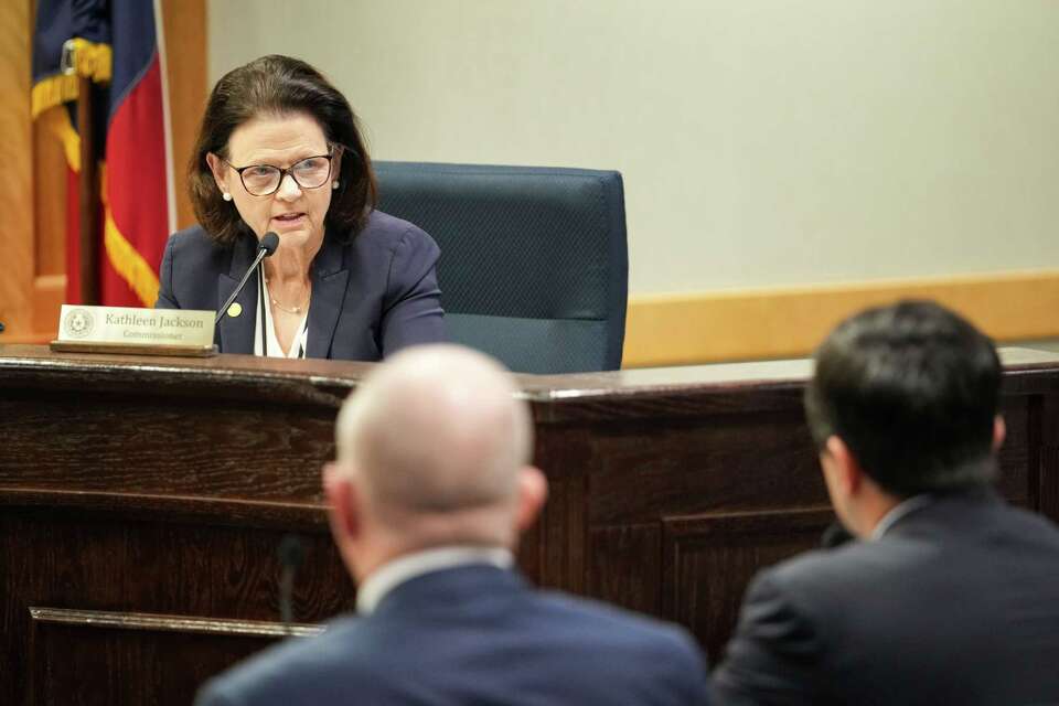 Texas utility regulators grill CenterPoint on Beryl response