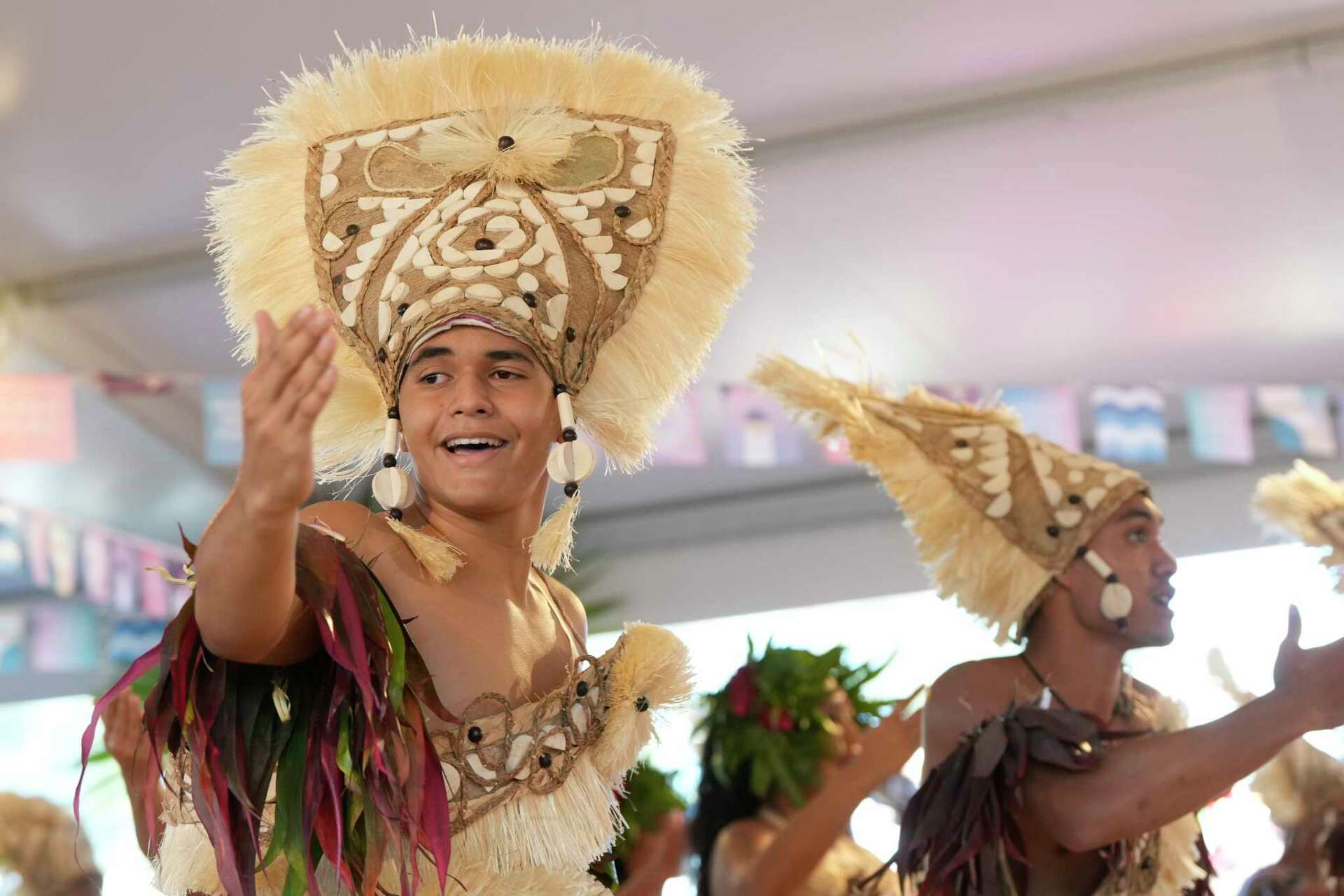 Singing, ceremonies and straw hats: Olympics opening ceremony in Tahiti  centers Polynesian culture