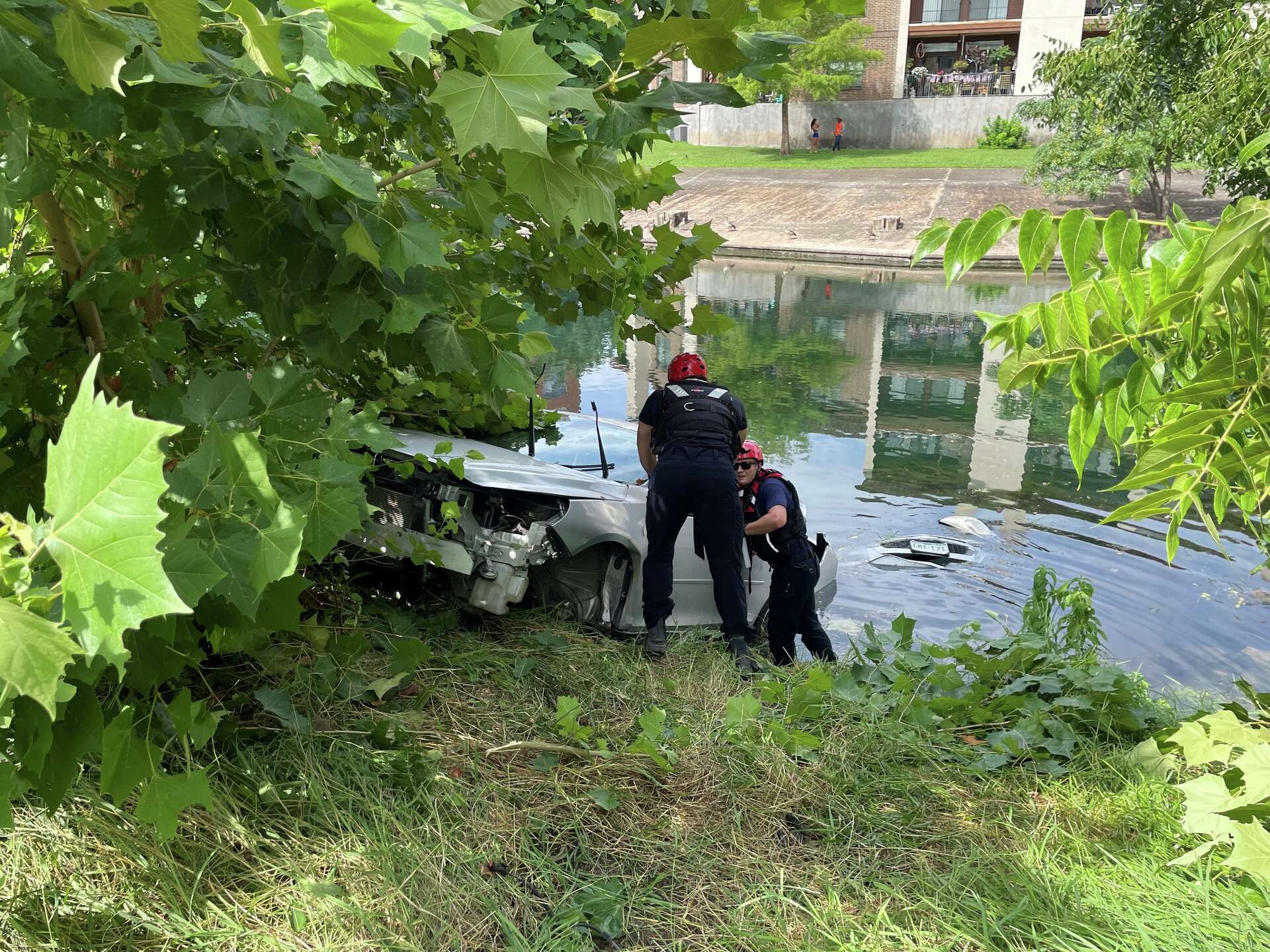 New Braunfels man arrested after crashing car into river, police say