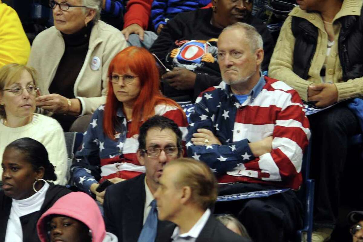 Obama rallies Democrats in Bridgeport