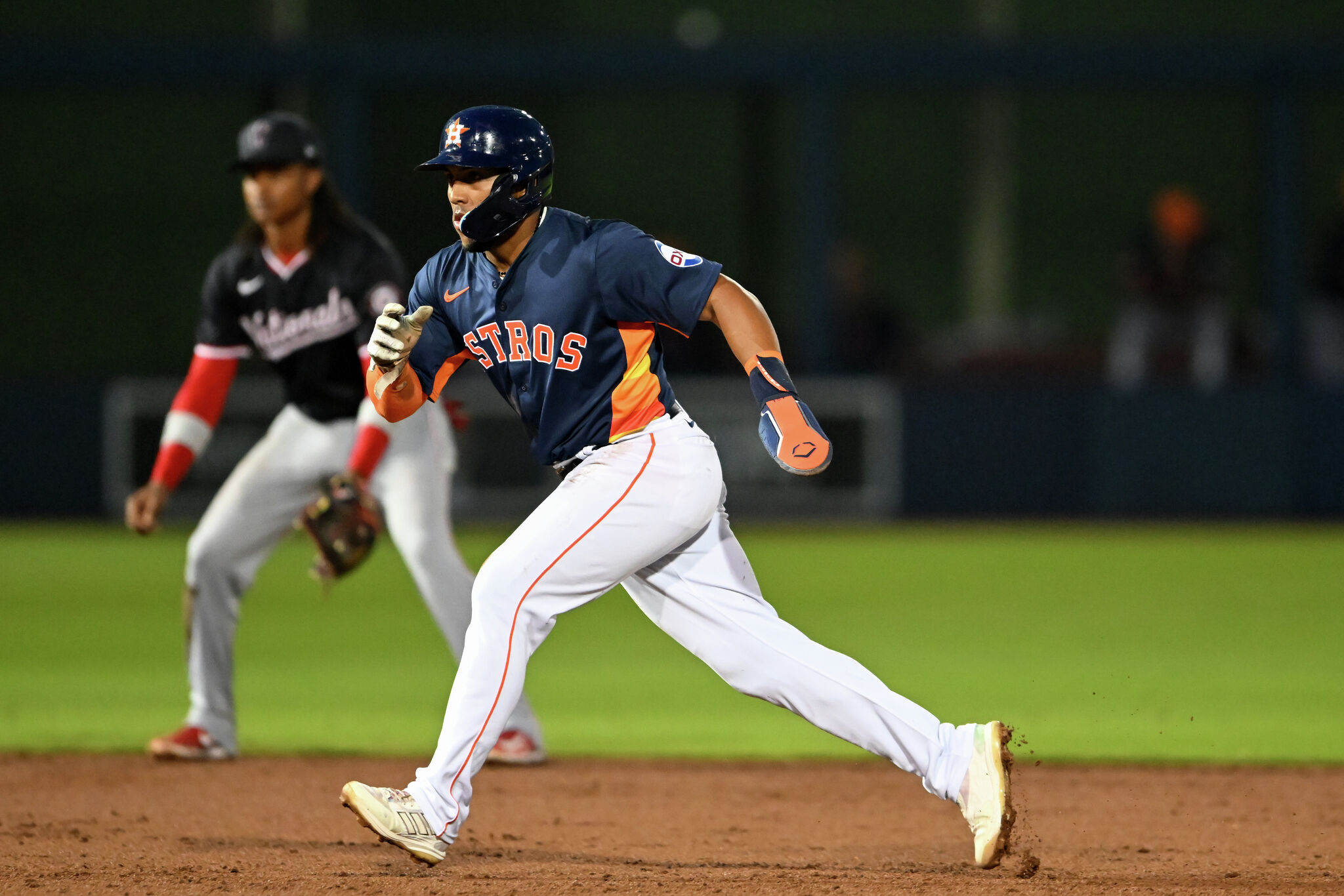 Astros' controversial trade sets stage for Pedro Leon debut