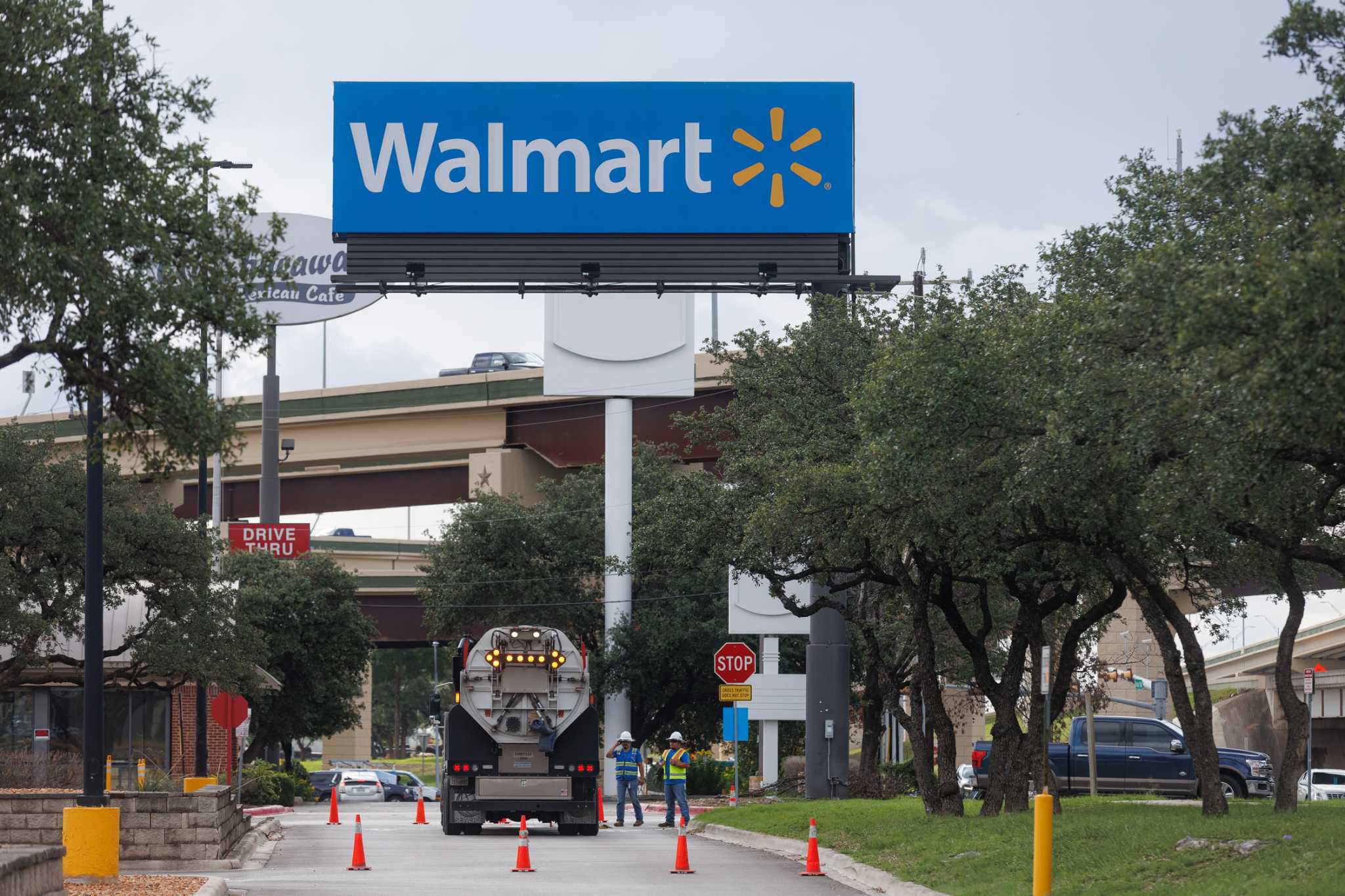 Trump warns Walmart: Don't raise prices, eat costs from tariffs