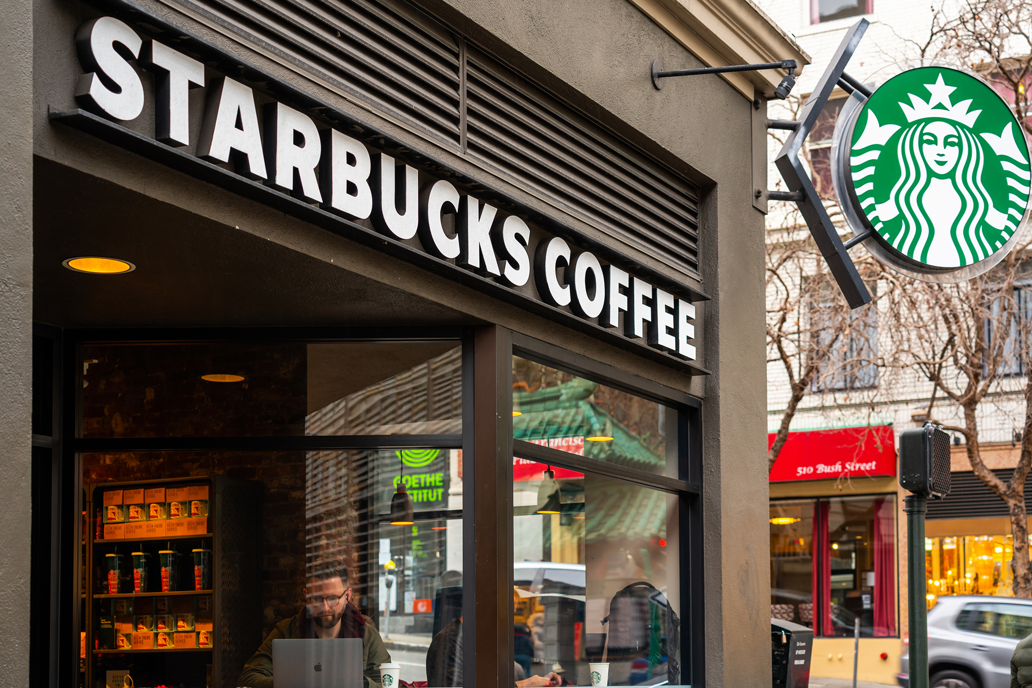 Starbucks schließt voraussichtlich 64 Filialen in Kalifornien ...