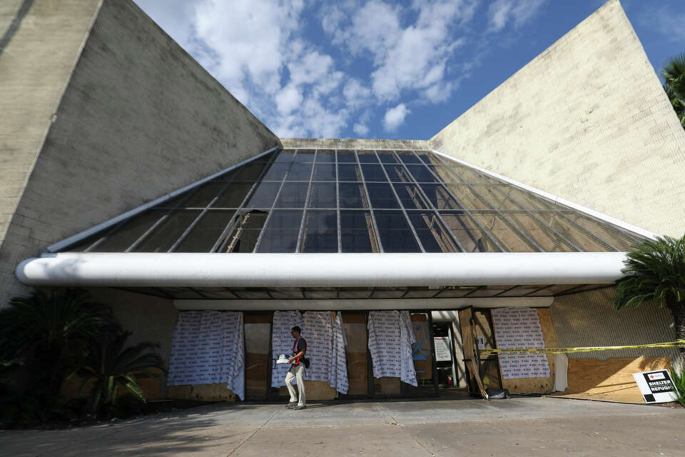 Houston's Greenspoint Mall will soon close after 48 years