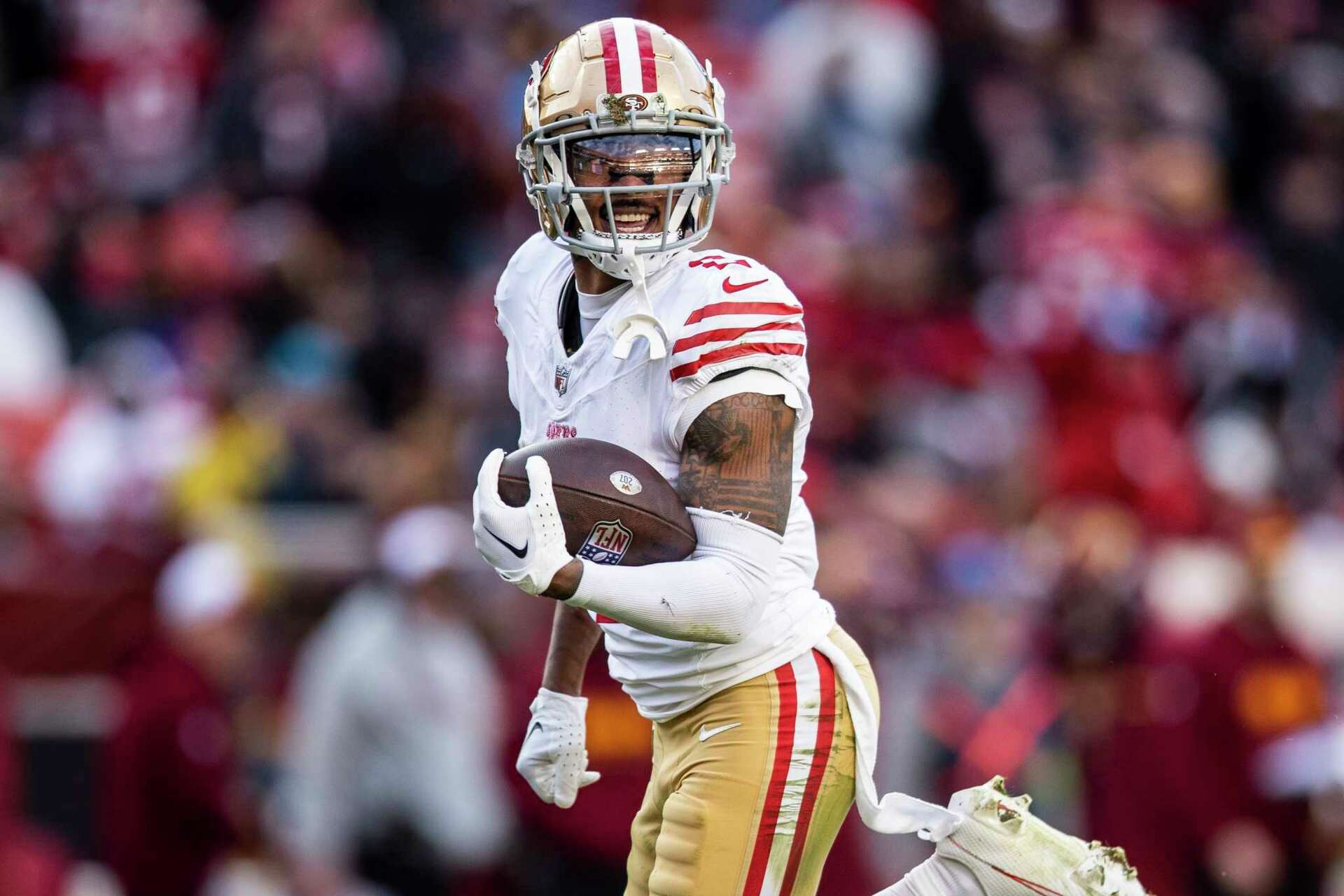 Why is 49ers' Deommodore Lenoir not pursuing a contract extension?