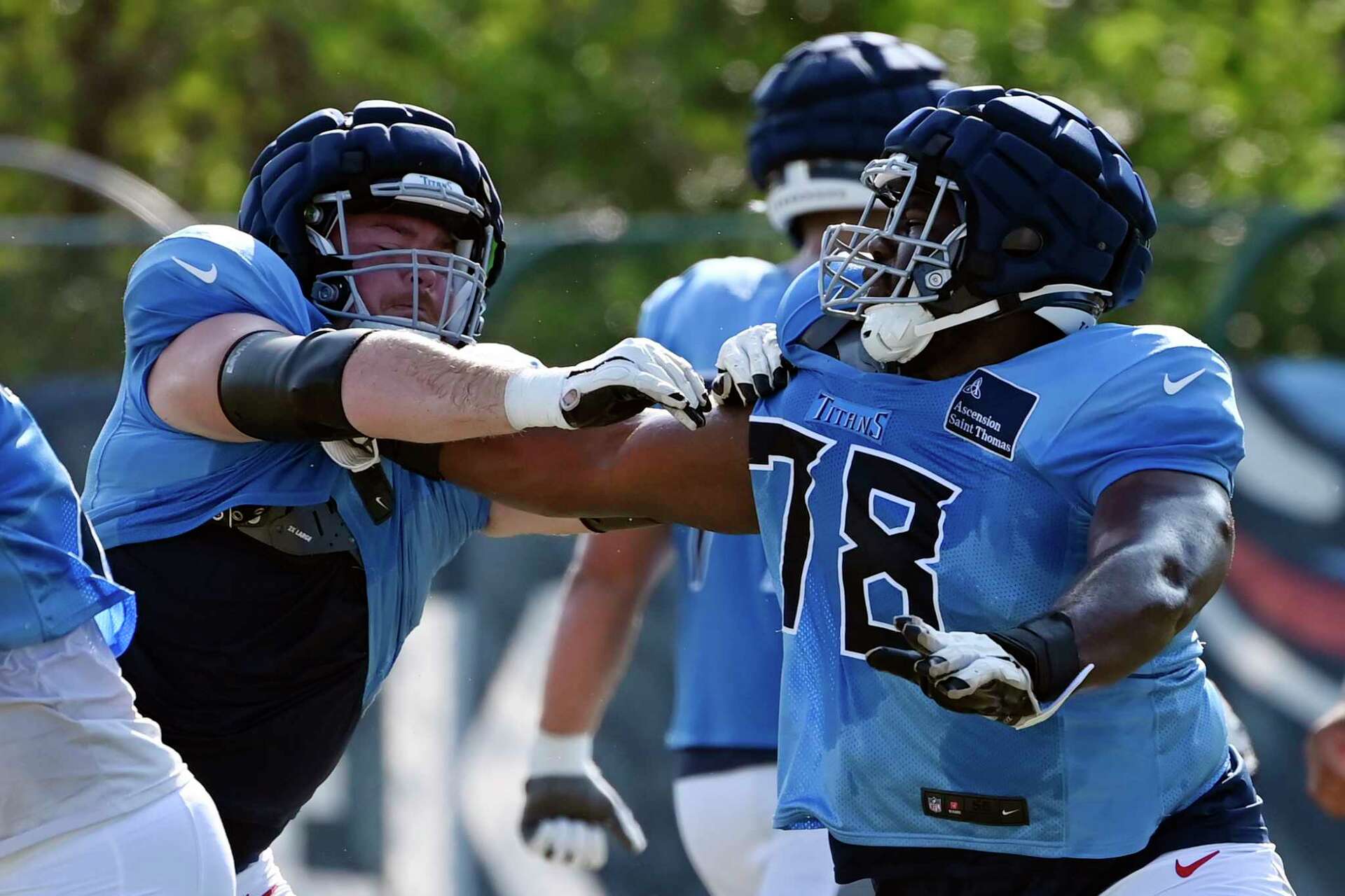 Titans' Nicholas Petit-Frere returns to practice field, hopes to earn  starting right tackle job