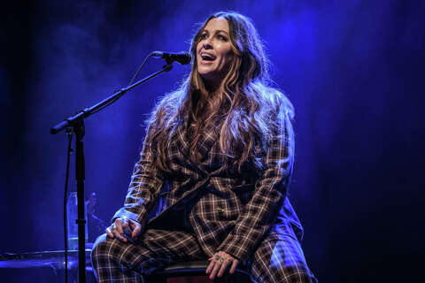 How To Get Last-Minute Tickets To See Alanis Morissette On August 7