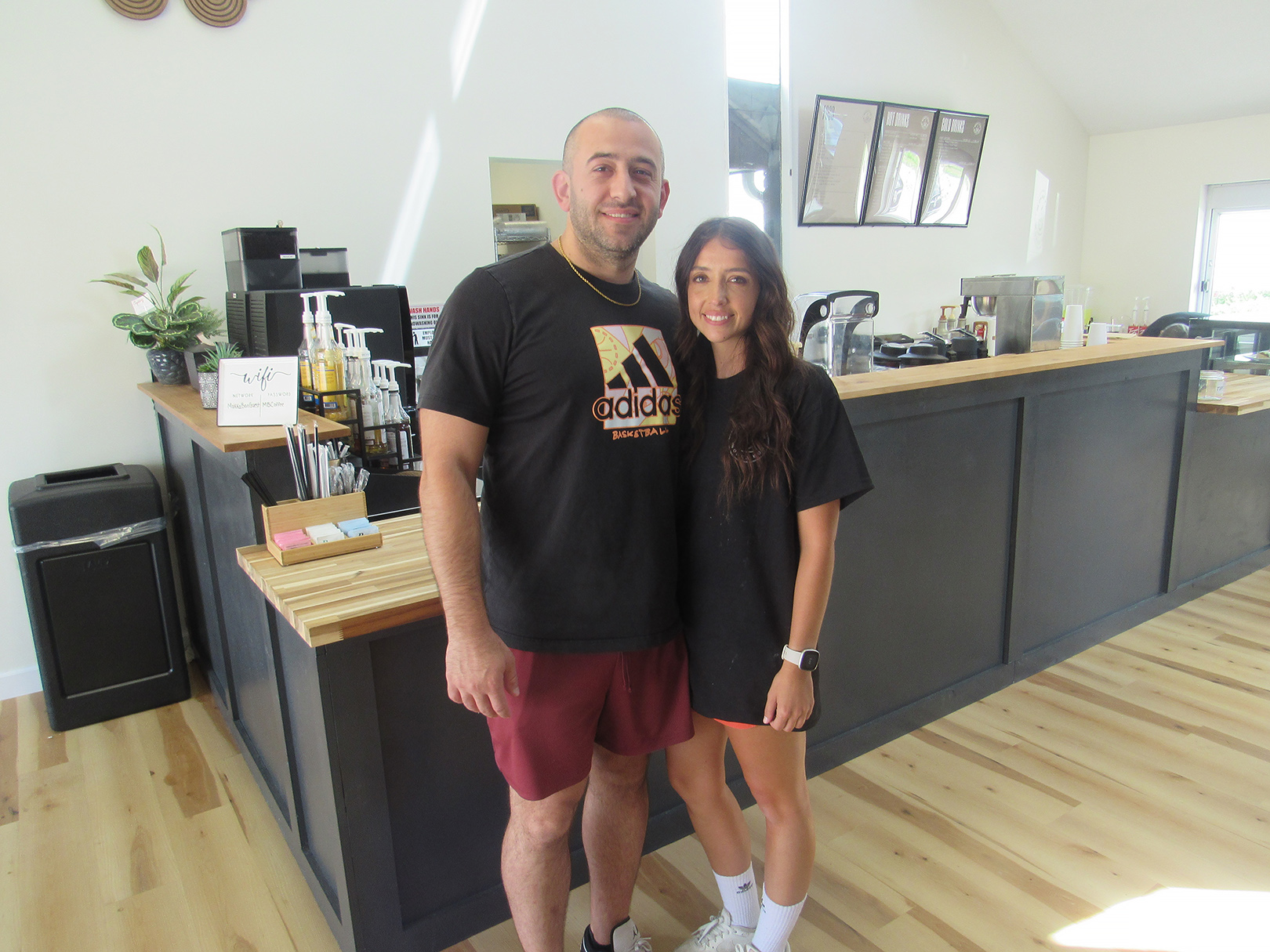 Mokka Bon Coffee Shop and Belgian Waffle Shop Opens in Troy, Illinois