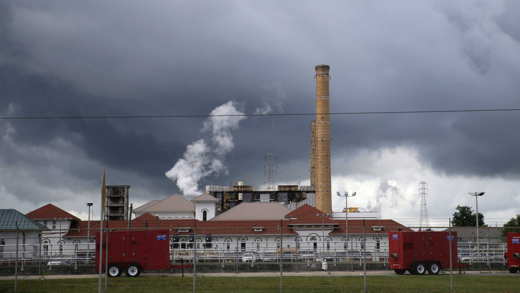 Water woes linger in New Orleans after wayward balloon causes power