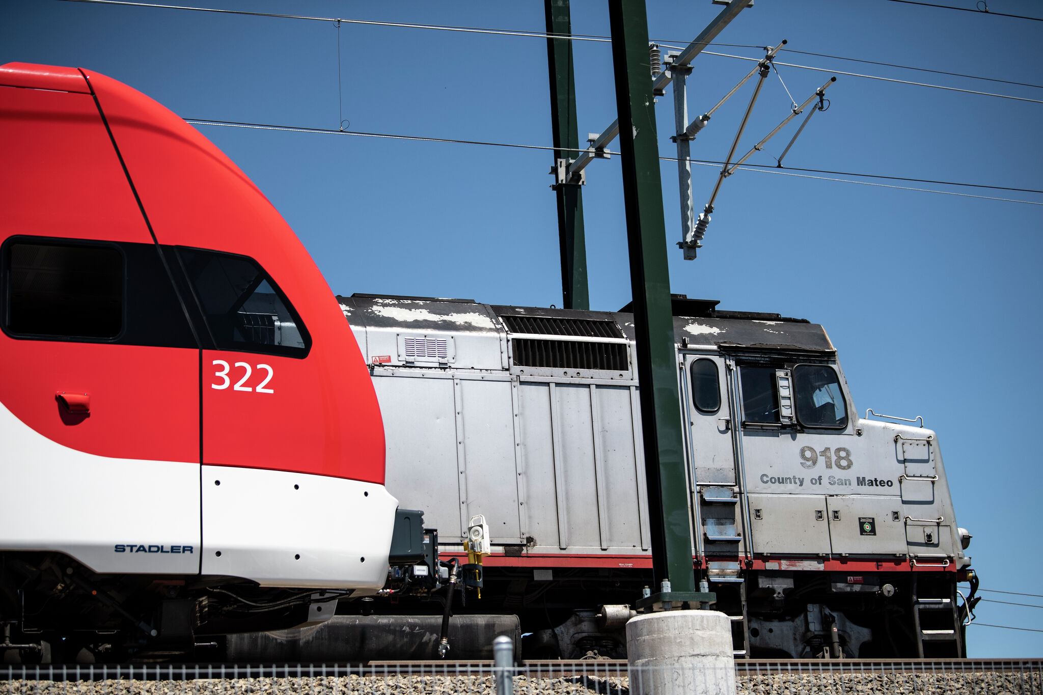 Caltrain electric outlet