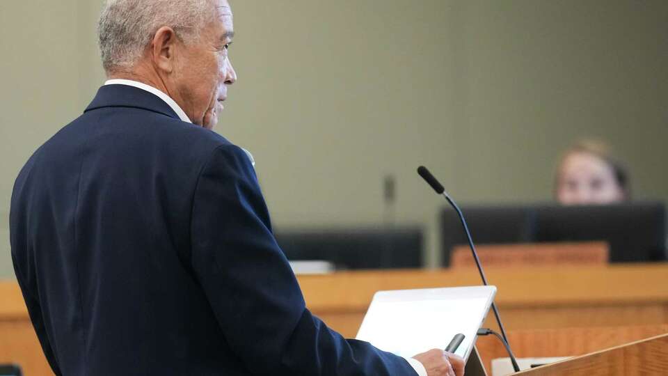 Superintendent Mike Miles gives his presentation on test results during the HISD board meeting on Thursday, Aug. 8, 2024 in Houston.