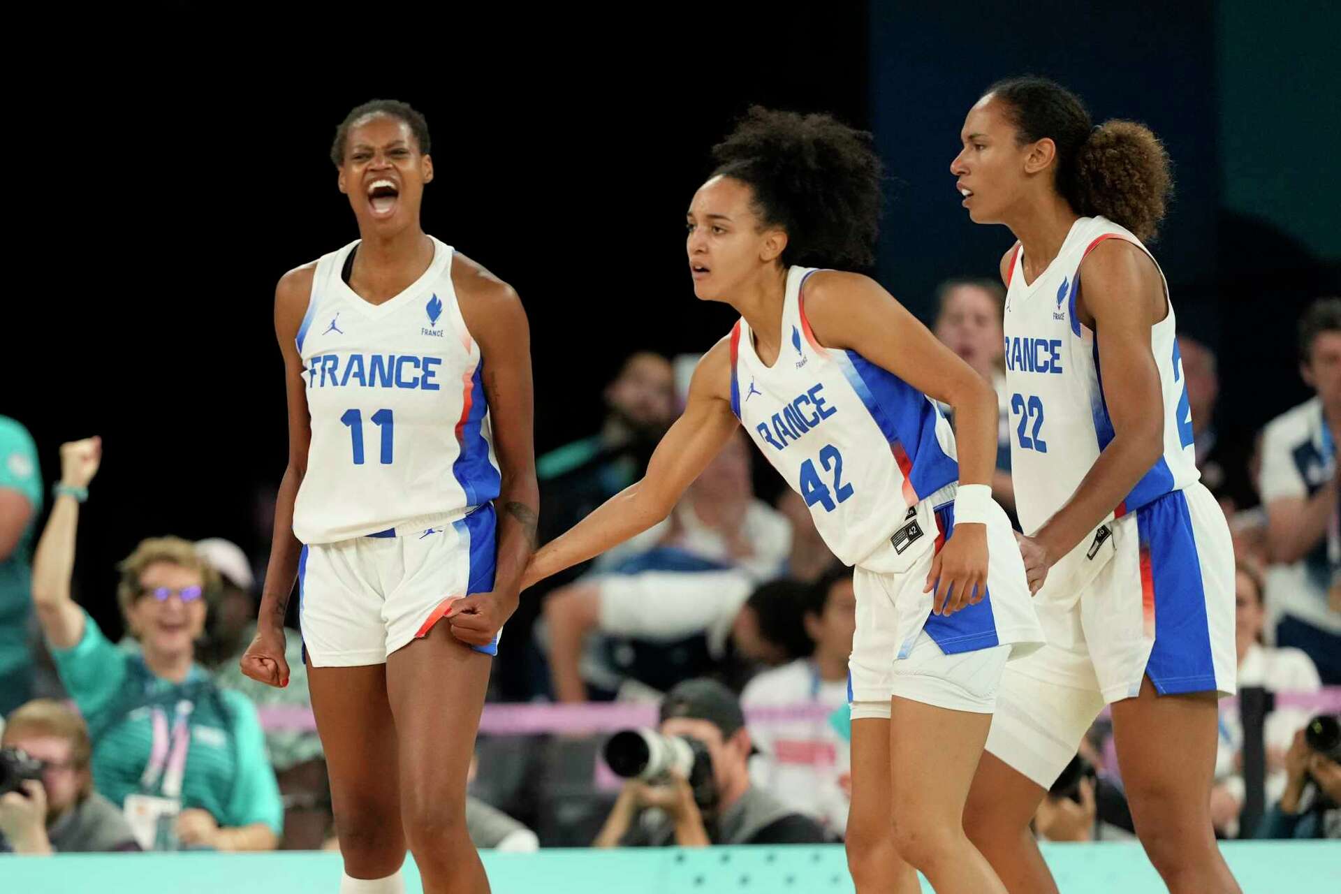 France advances to 1st Olympic women's basketball gold medal game since