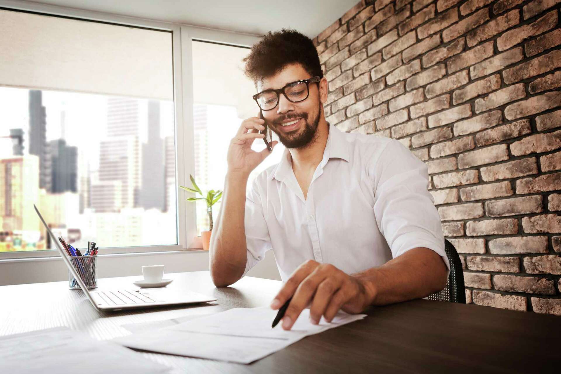 Difference Between a Finance Manager & Controller