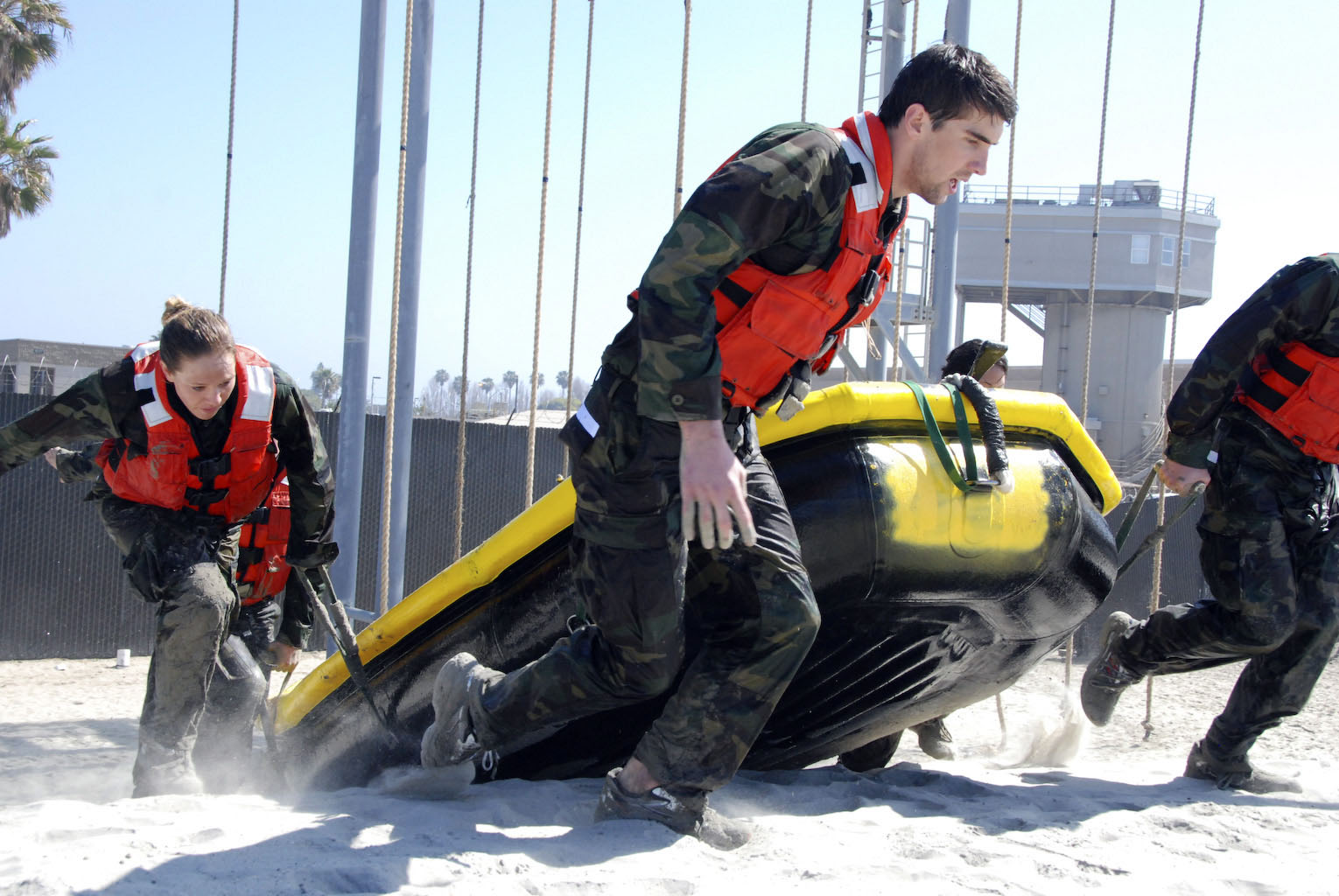 The Difference Between the Navy Seals & Marines