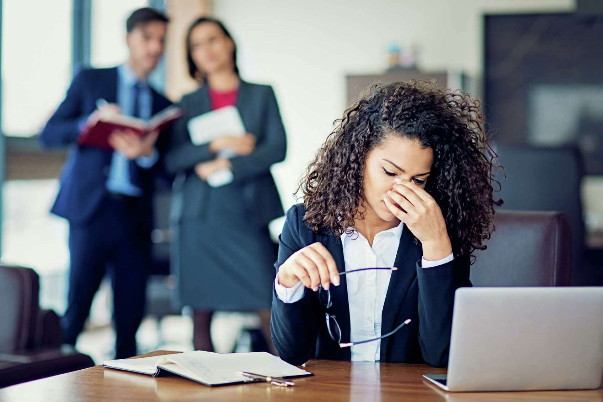 How to Emotionally Deal With Backstabbing Coworkers That Gossip About