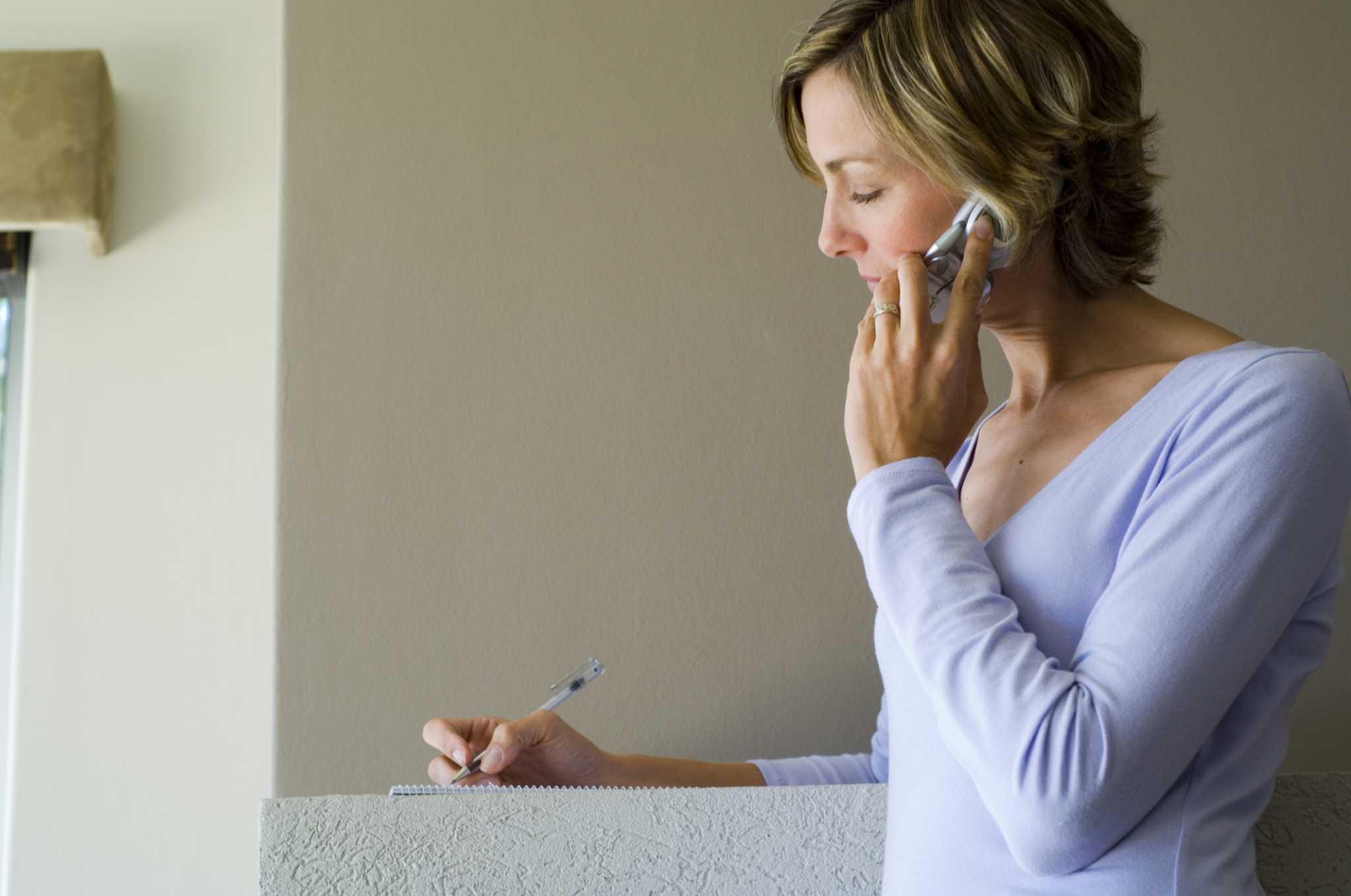 How to Reject a Job Offer by Phone