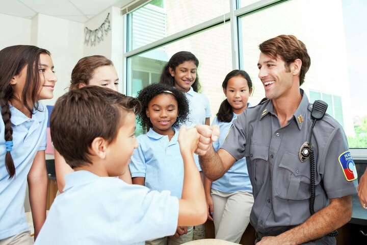 What Is the Job Description of a School Resource Officer?