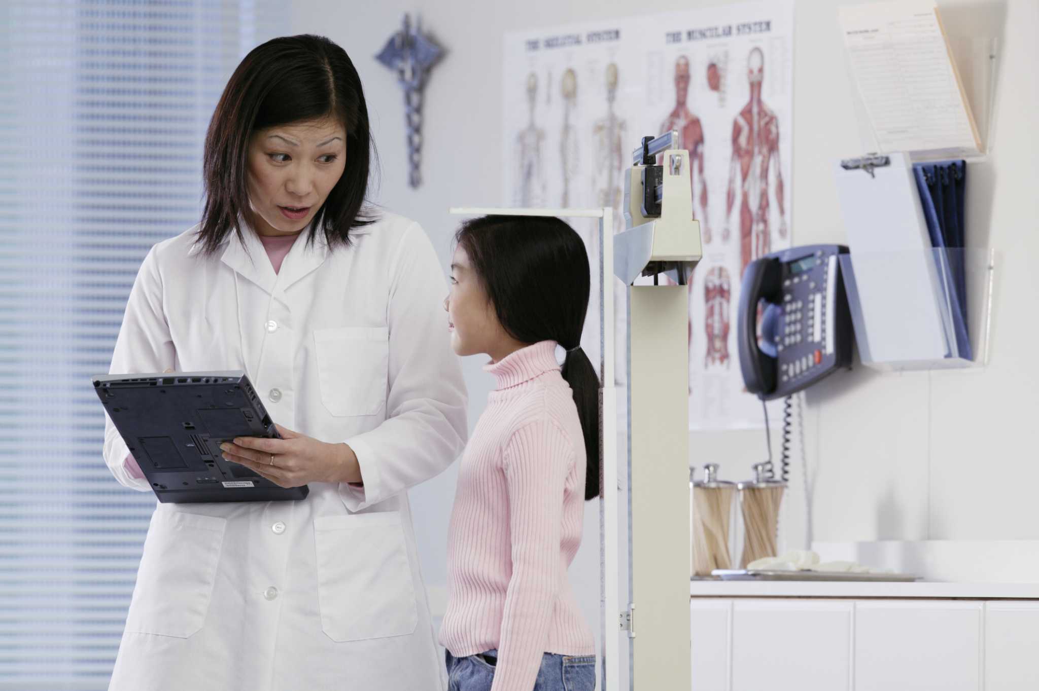 He to want to become a doctor. Korean medicine. teaching aids. she will learn or study to become a doctor.