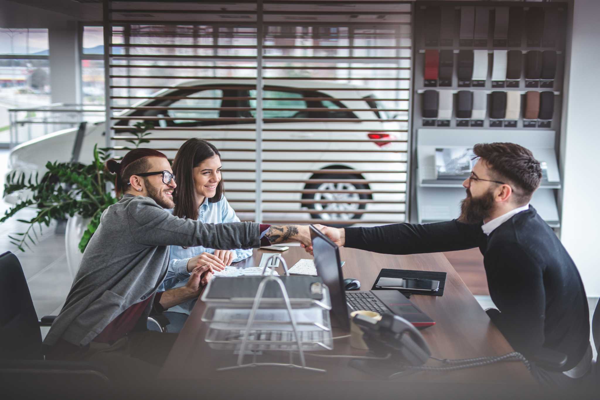How Much Commission Does a Salesman Make on a New Car?