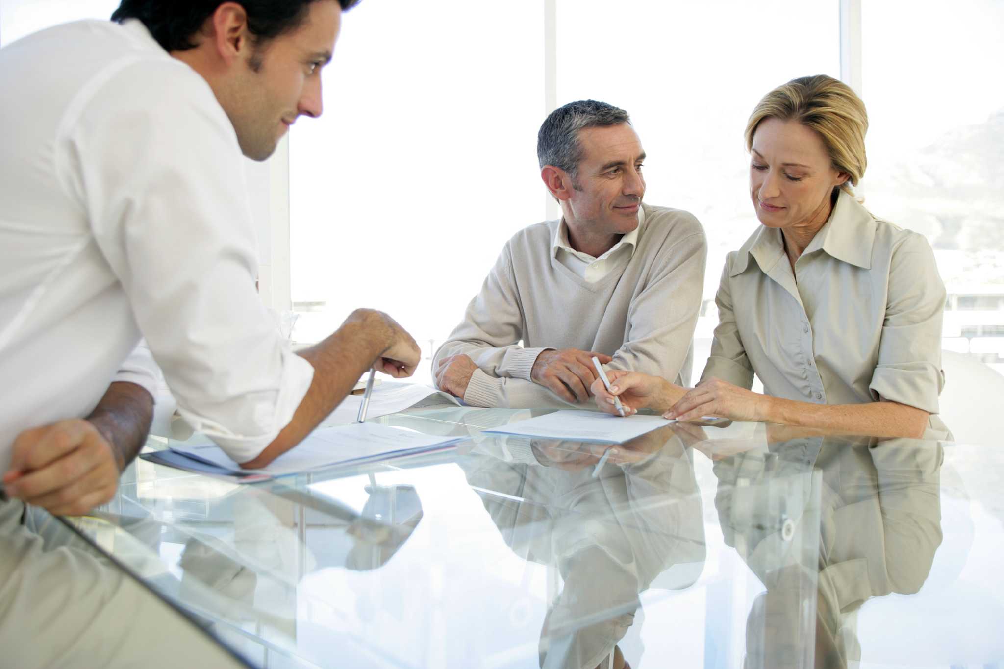 How Much Does an Insurance Broker Earn?