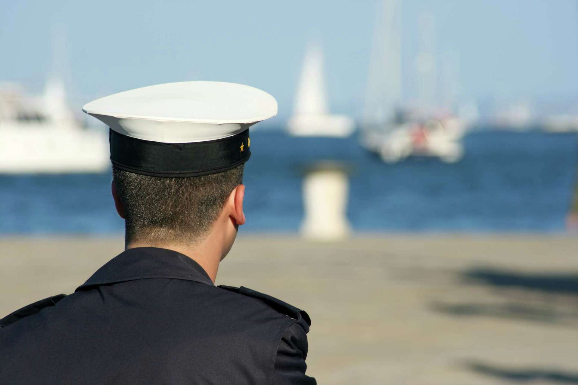 How Much Money Does a Lieutenant in the Navy Make?