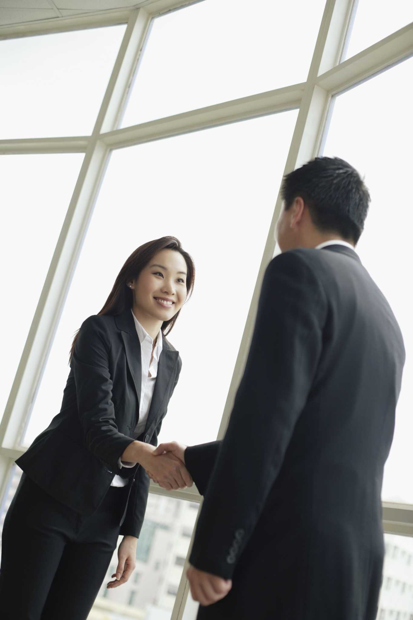 Do You Shake an Interviewer's Hand After an Interview?