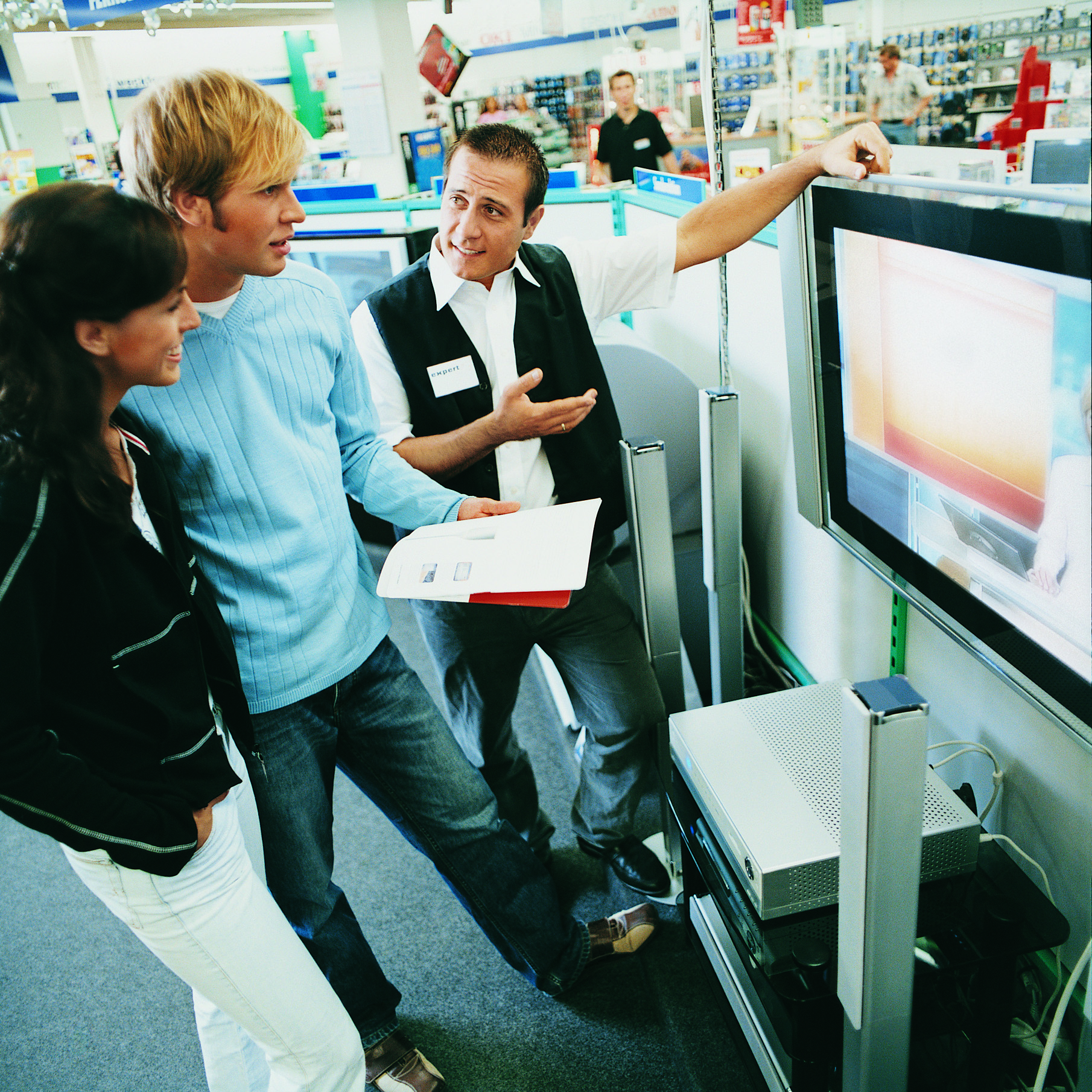 Work In Store Things to Know as an Employee in Retail