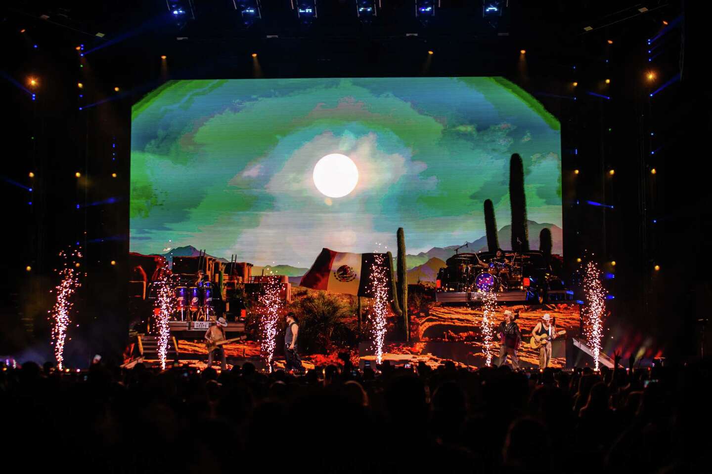 Grupo Frontera brings Jugando A Que No Pasa Nada Tour to Houston