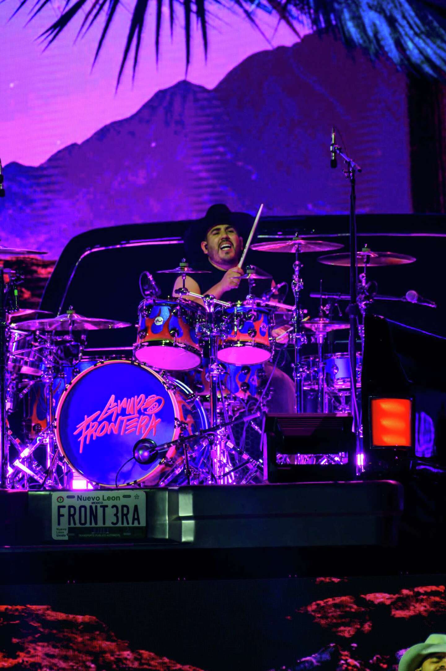 Grupo Frontera brings Jugando A Que No Pasa Nada Tour to Houston