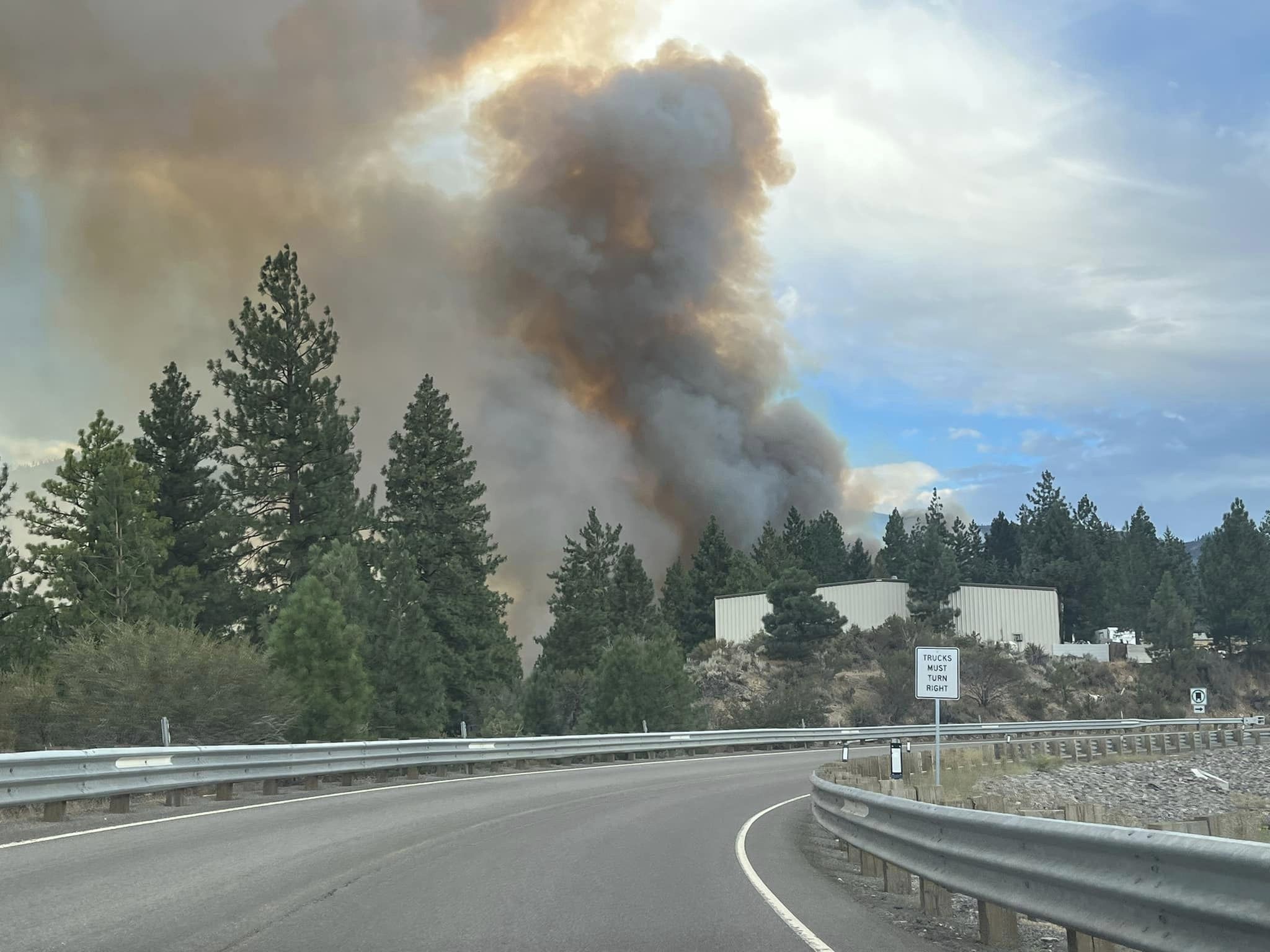 Quilici fire near California-Nevada border closes part of I-80