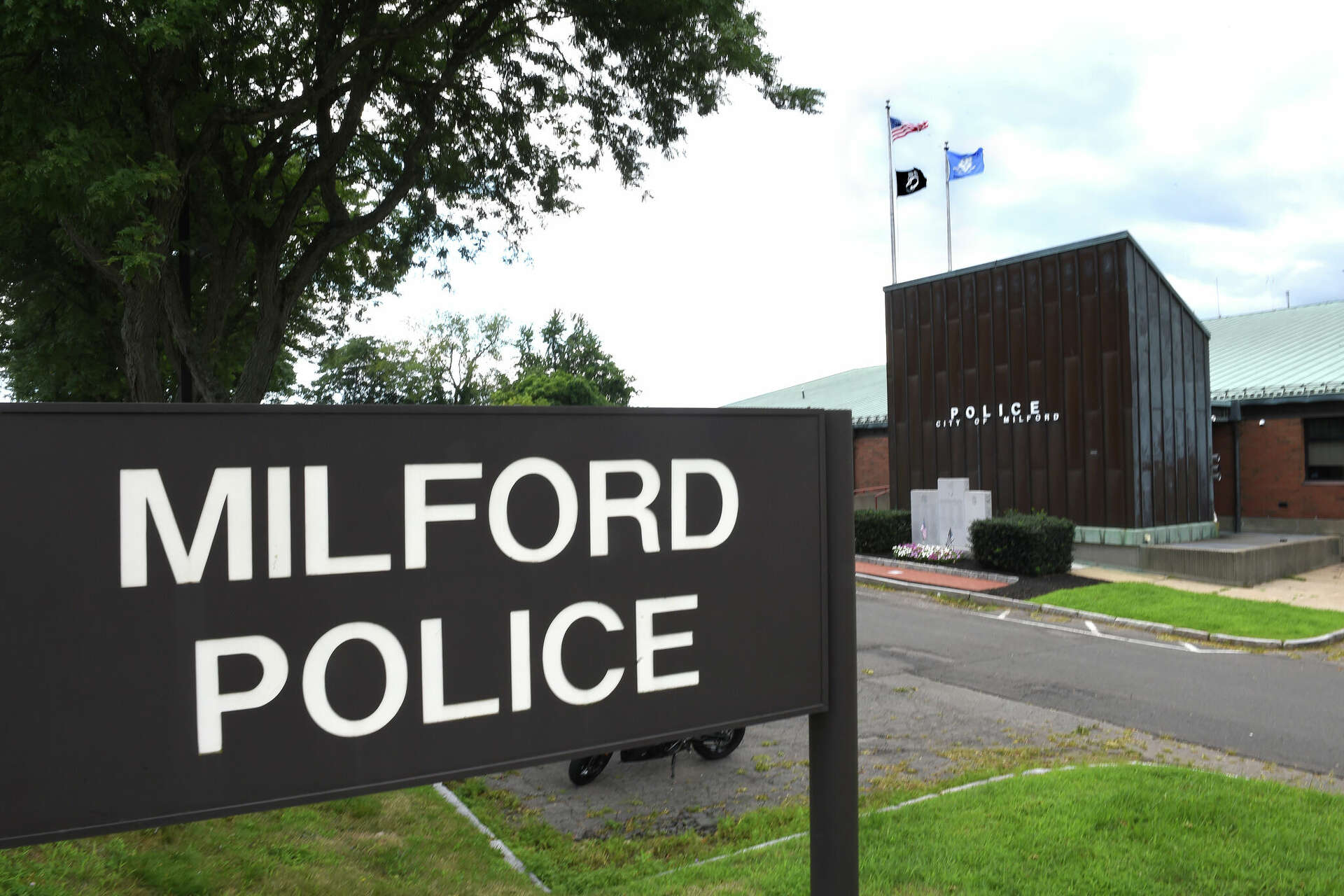 Police: Woman pulled knife on Milford officers after stealing from REI