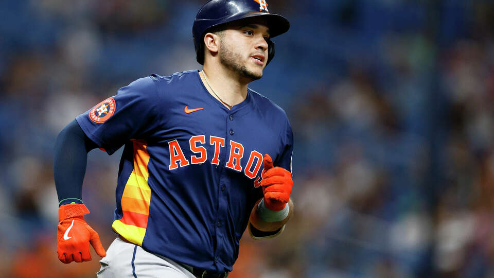 ST PETERSBURG, FLORIDA - AUGUST 12: Yainer Diaz #21 of the Houston Astros hits a three run home run during the third inning against the Tampa Bay Rays at Tropicana Field on August 12, 2024 in St Petersburg, Florida. (Photo by Douglas P. DeFelice/Getty Images)