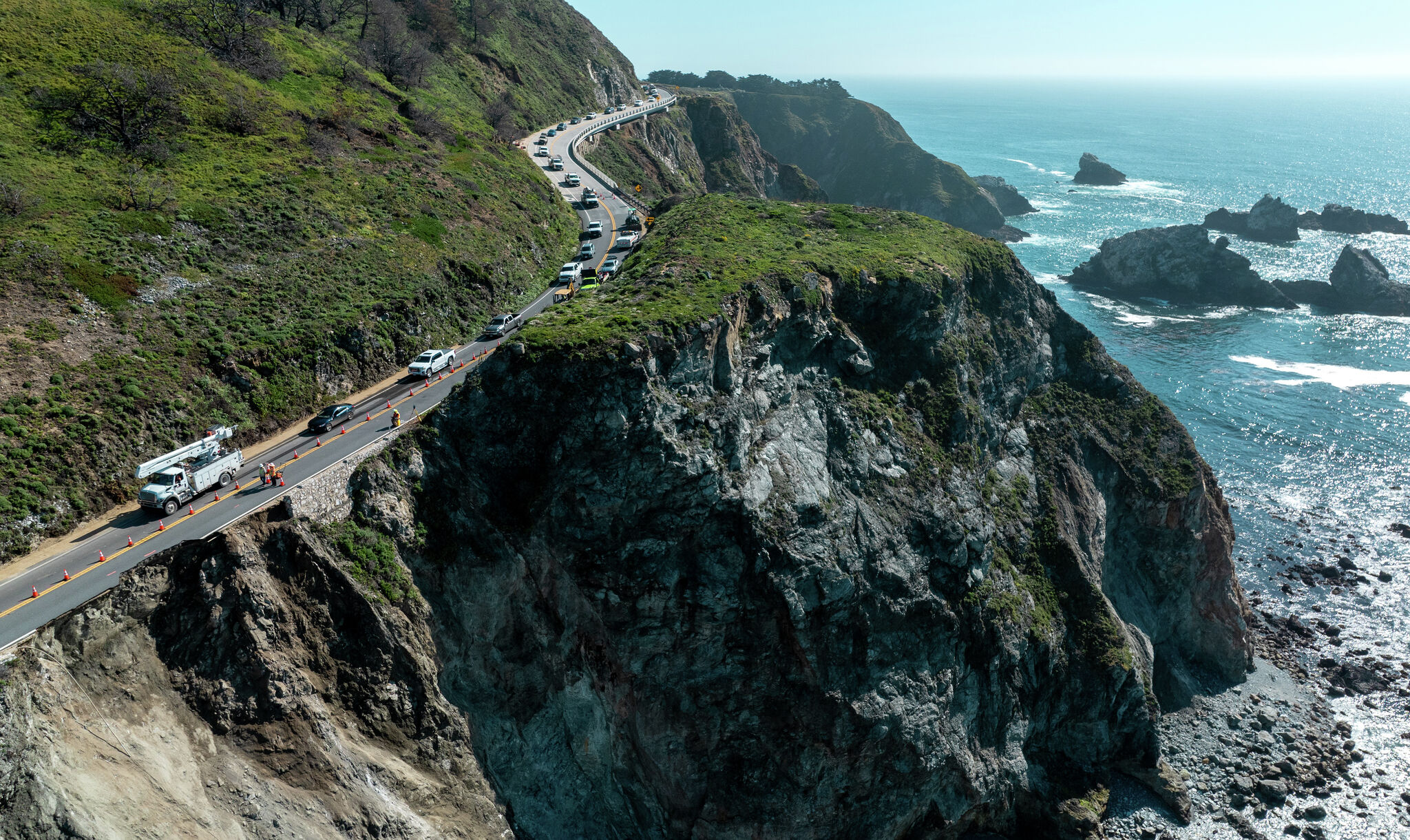 bicyclist-falls-100-feet-down-rockslide-near-big-sur-is-arrested