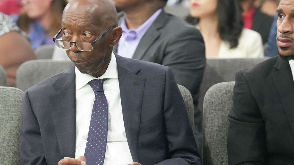 Former Houston Mayor Sylvester Turner takes the tally while Harris County precinct chairs nominate a new candidate to replace U.S. Rep. Sheila Jackson Lee on November ballot during a meeting on Tuesday, Aug. 13, 2024 in Houston.