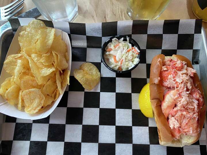 Best lobster roll in ct