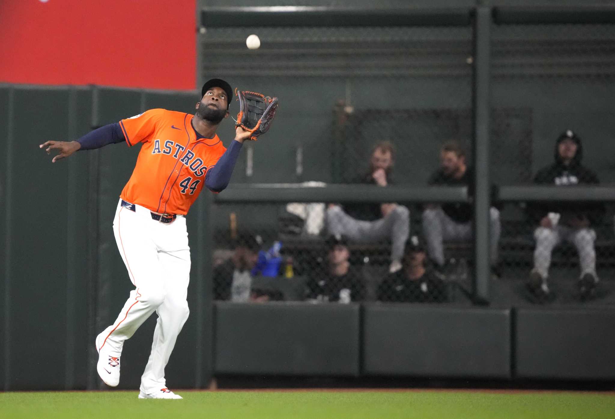 Houston Astros: Yordan Alvarez's time in left field to be reduced