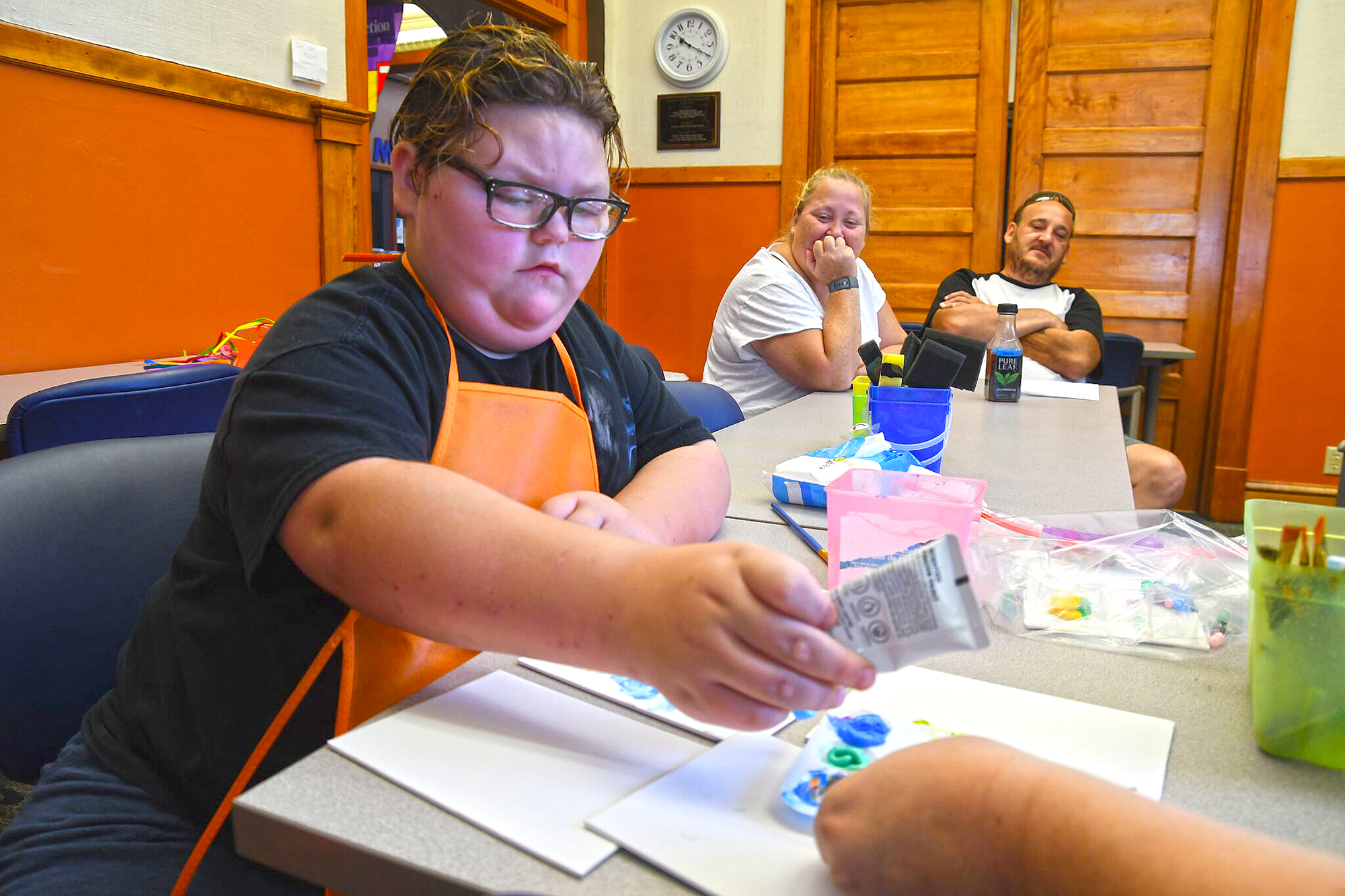 Jerseyville Library hosts a sensory-friendly autism art party