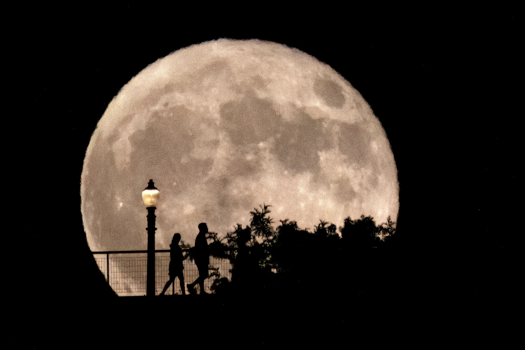 The best photos of Monday’s “Super Blue Moon” from around the world